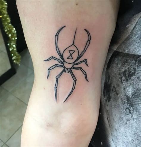 araña en tatuaje|Tatuajes de arañas: Significado y mejores。